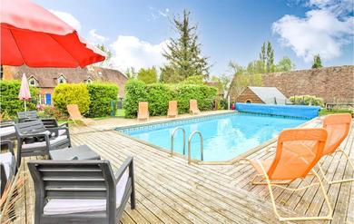 Beautiful home in Vieux-Pont-En-Auge with WiFi, 3 Bedrooms and Outdoor swimming pool