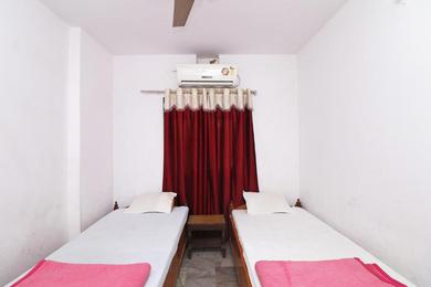 Hotel SPOT ON 44390 Amrapali Guest House