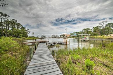 Дом отдыха Breezy St George Island Escape with Private Dock!