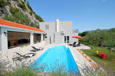 Villa Villa Pasika with private 31m2 pool, summer kitchen with BBQ, 4 bedrooms