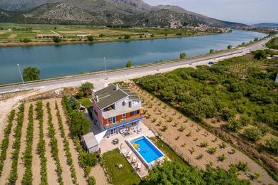 Holiday home Holiday house with a swimming pool Opuzen, Neretva Delta - Usce Neretve - 8818