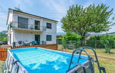 Apartments Stunning apartment in Filattiera with 2 Bedrooms, WiFi and Outdoor swimming pool
